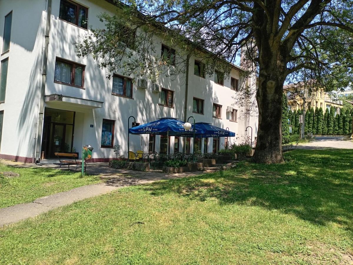 Vila Panonija Aparthotel Vrnjačka Banja Exterior foto